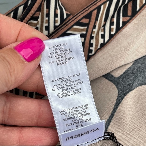 Bcbg MAXAZRIA $300 Black Brown Floral Belted Wrap Dress knee length Sz M - Picture 11 of 13